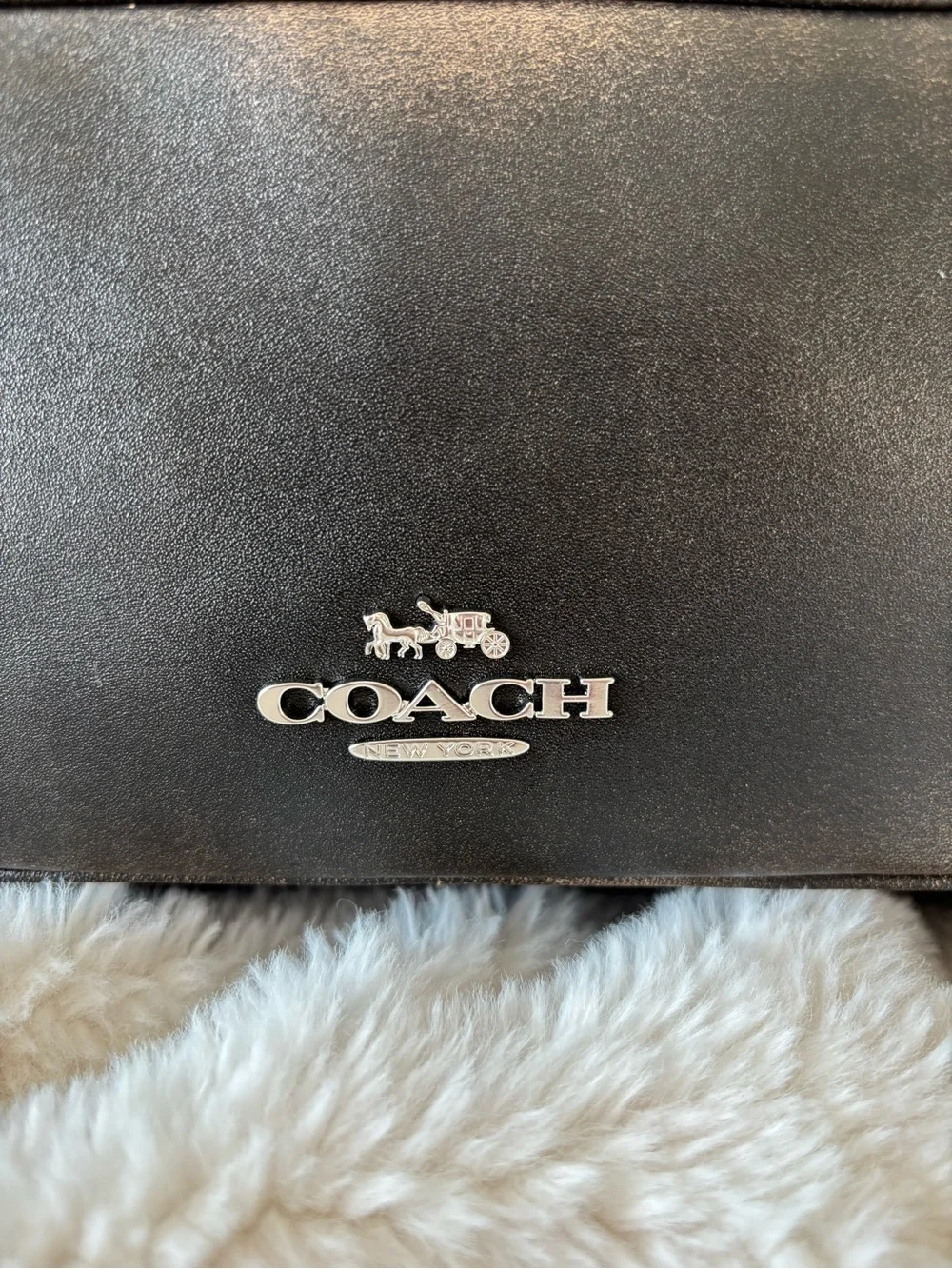 COACH Laurel Shoulder Bag With Pockets In Loved Leather-Large